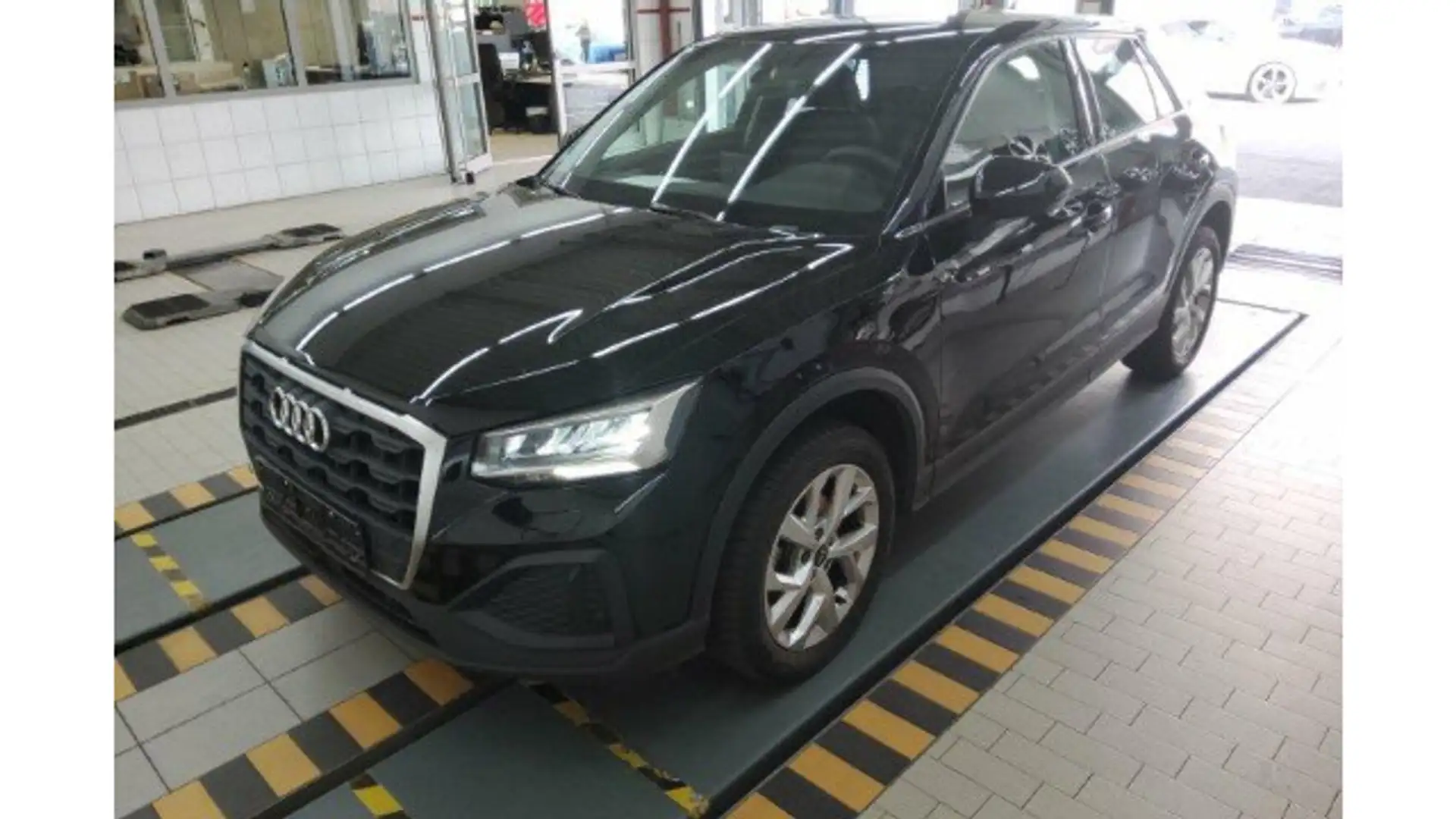 Audi Q2 35 TFSI S-tronic 17" E-KLAPPE LED PDC SHZ Schwarz - 2