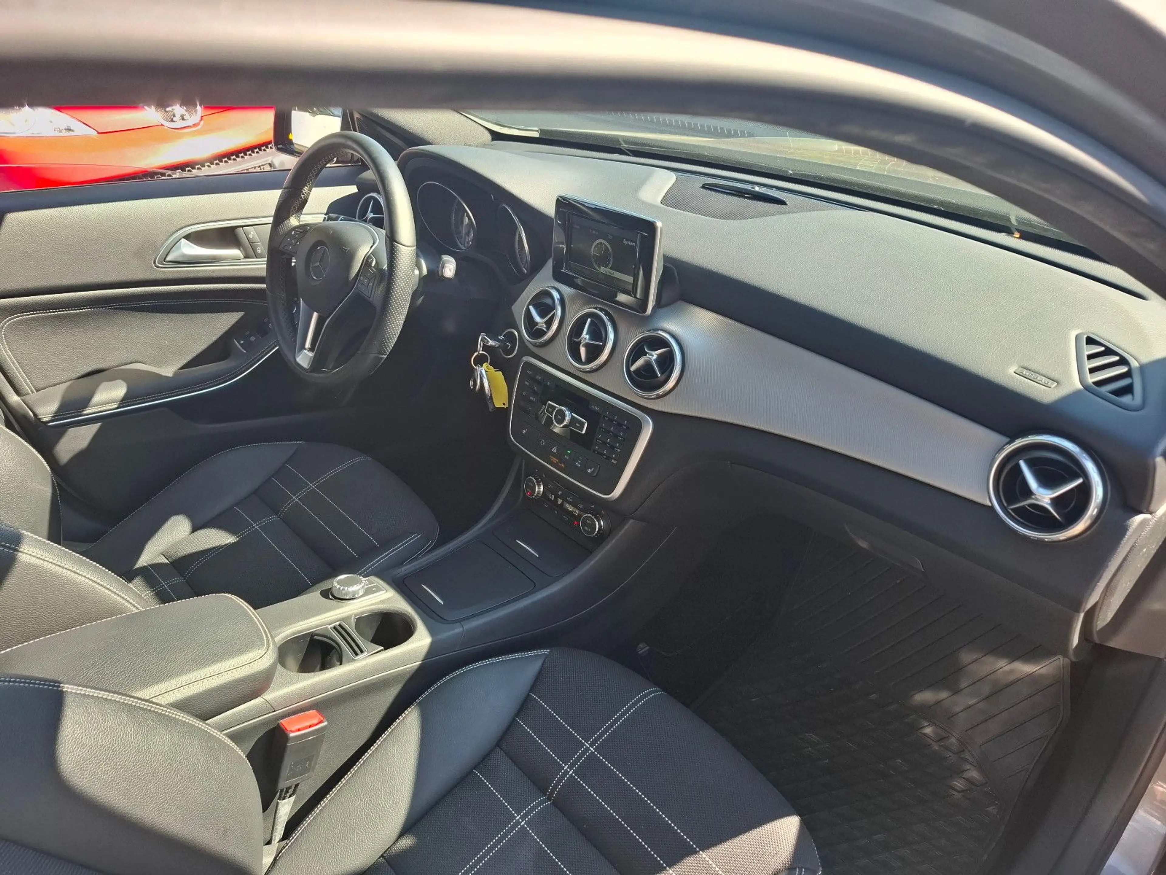 Mercedes-Benz GLA 200 GLA GLA 200 Automatikgetriebe* — photo 11