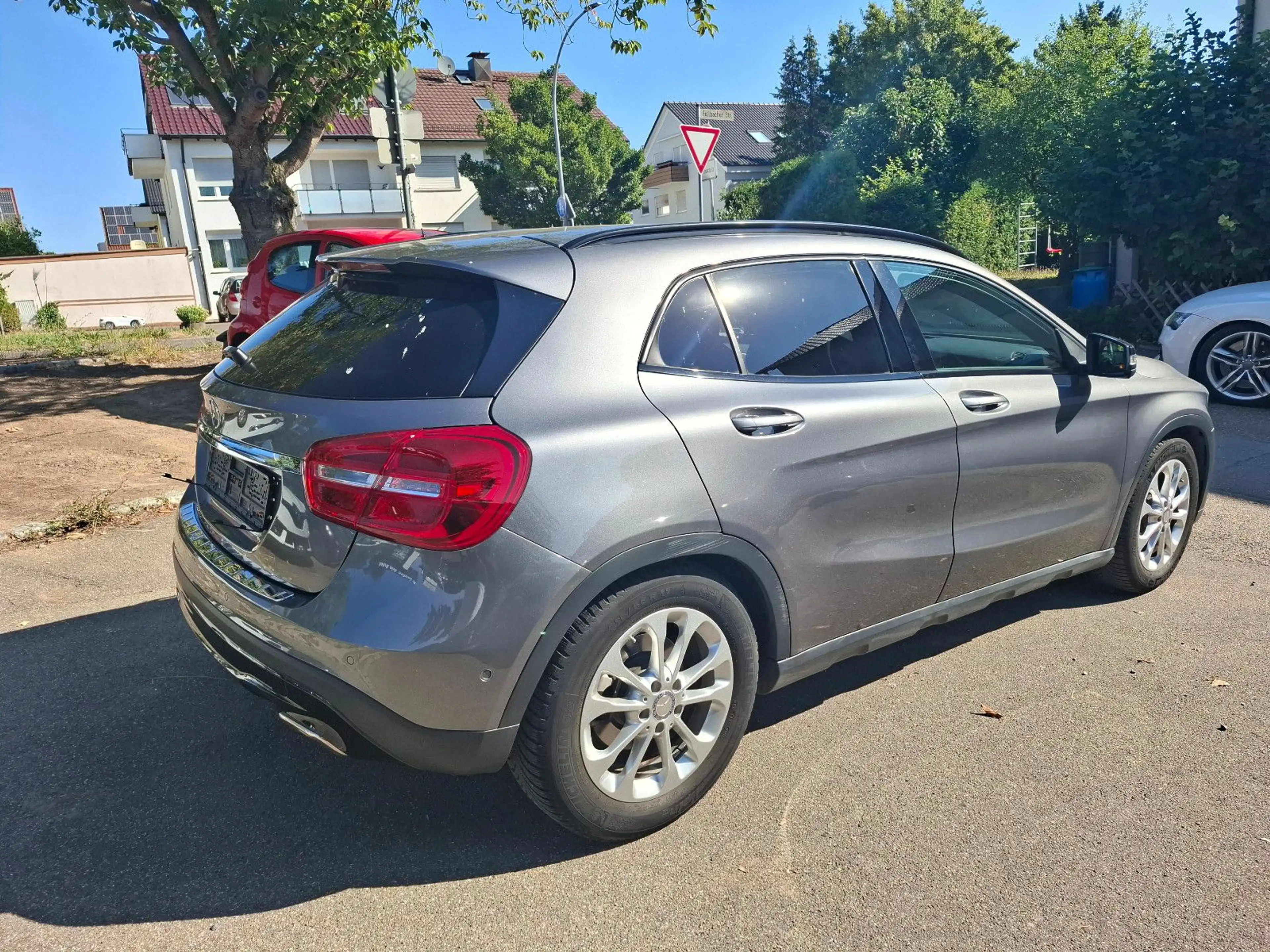 Mercedes-Benz GLA 200 GLA GLA 200 Automatikgetriebe* — photo 4