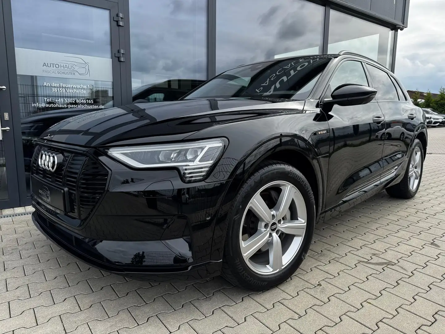 Audi e-tron 50 quattro/LUFT/LEDER/360°KAMERA/BLACK/ Schwarz - 2