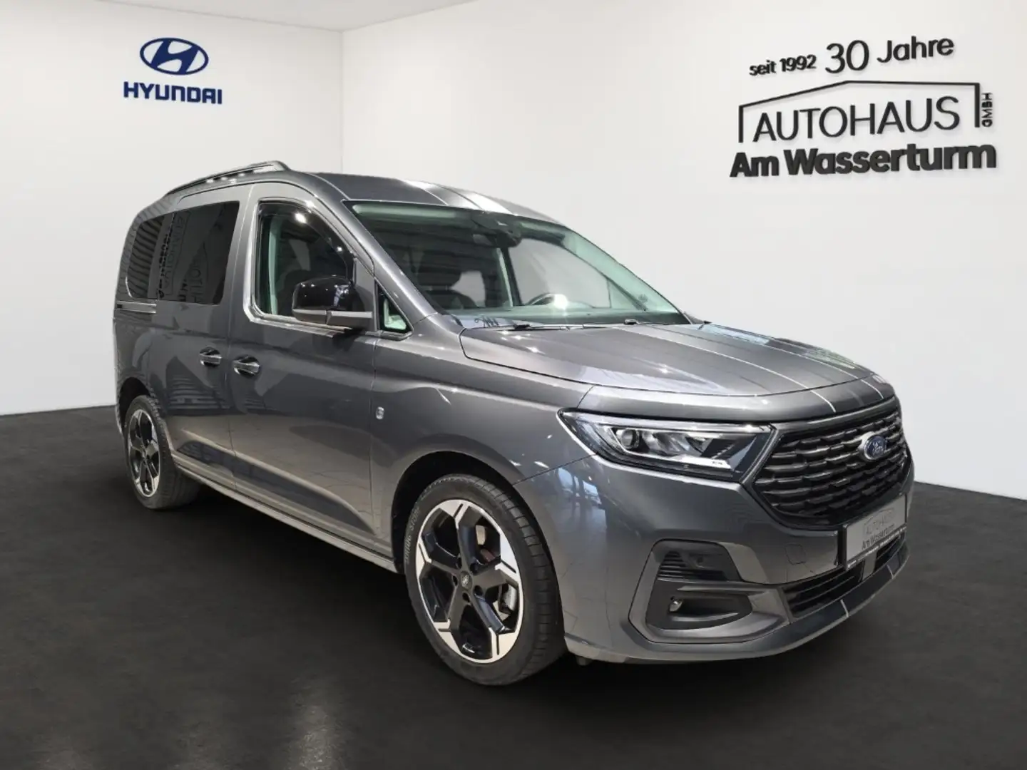 Ford Tourneo Connect Sport 1.5 EcoBoost Grau - 2