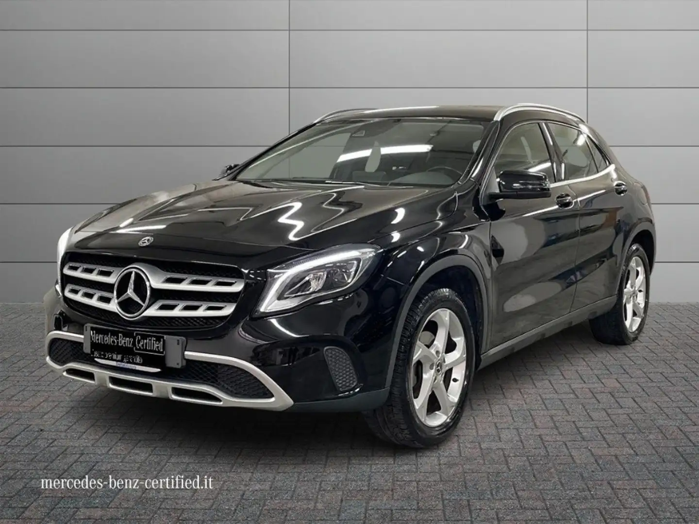 Mercedes-Benz GLA 180 d Sport Černá - 1