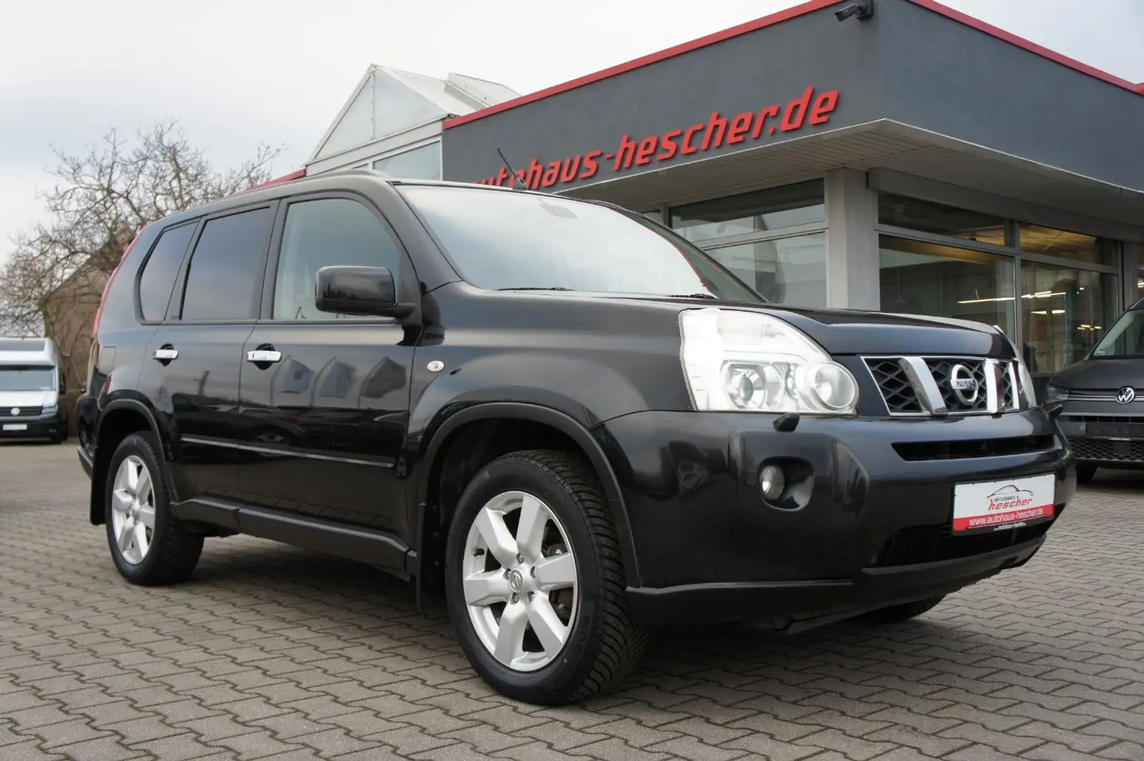 Nissan X-Trail 2.0 dCi 4x4 Automatik LE *BI-XENON*NAVI* Schwarz - 2