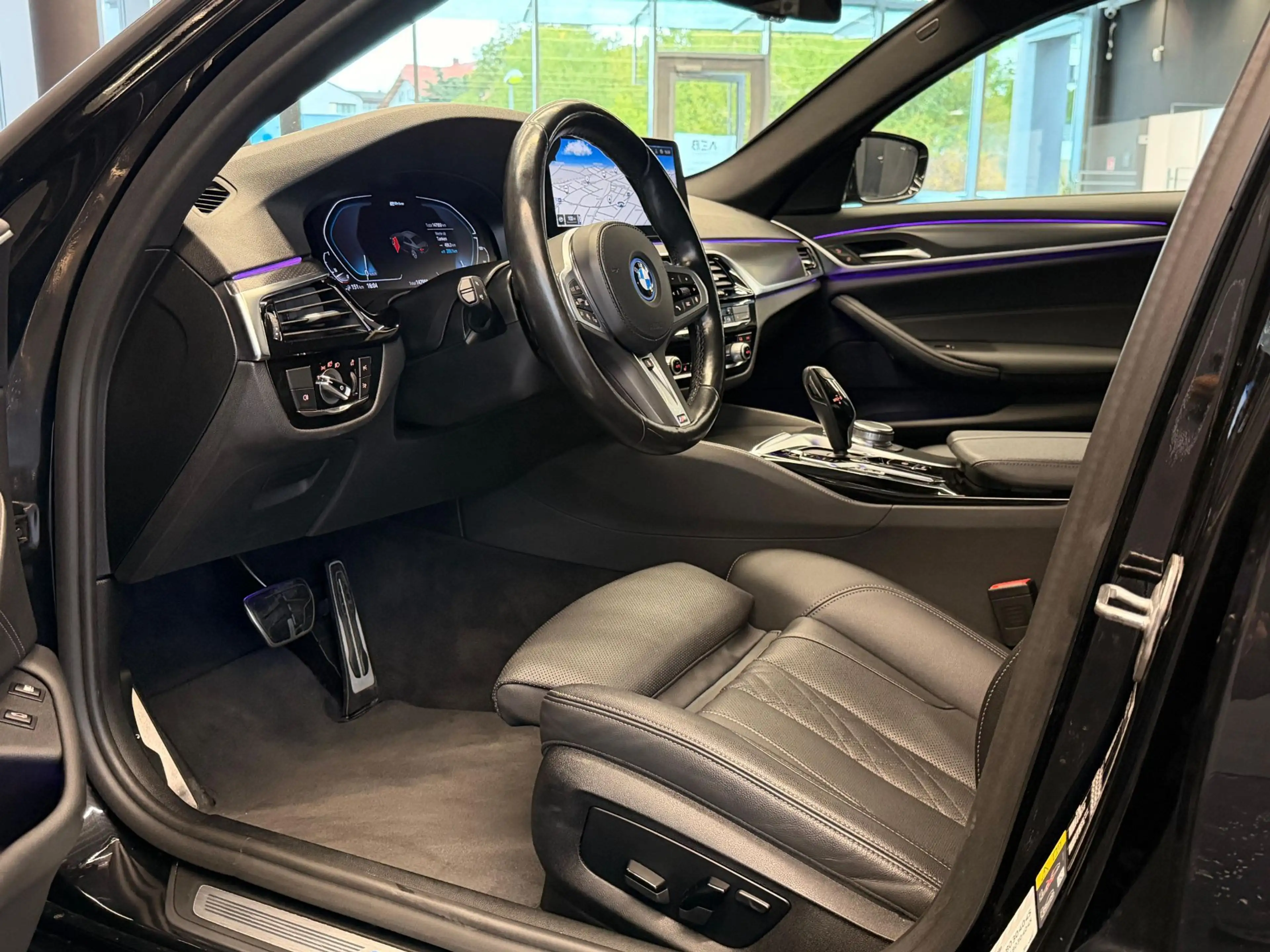 BMW 545 e PHEV xDrive M sport**M-Technic**Shadow-Line**AC — photo 14