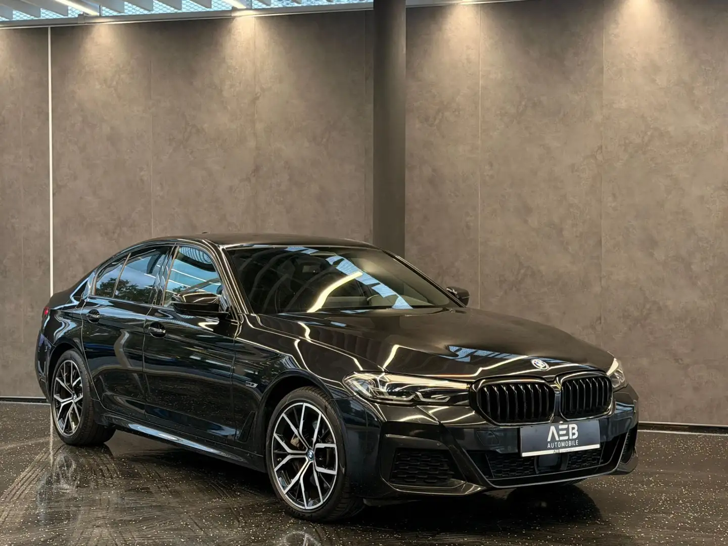 BMW 545 e PHEV xDrive M sport**M-Technic**Shadow-Line**AC Schwarz - 1