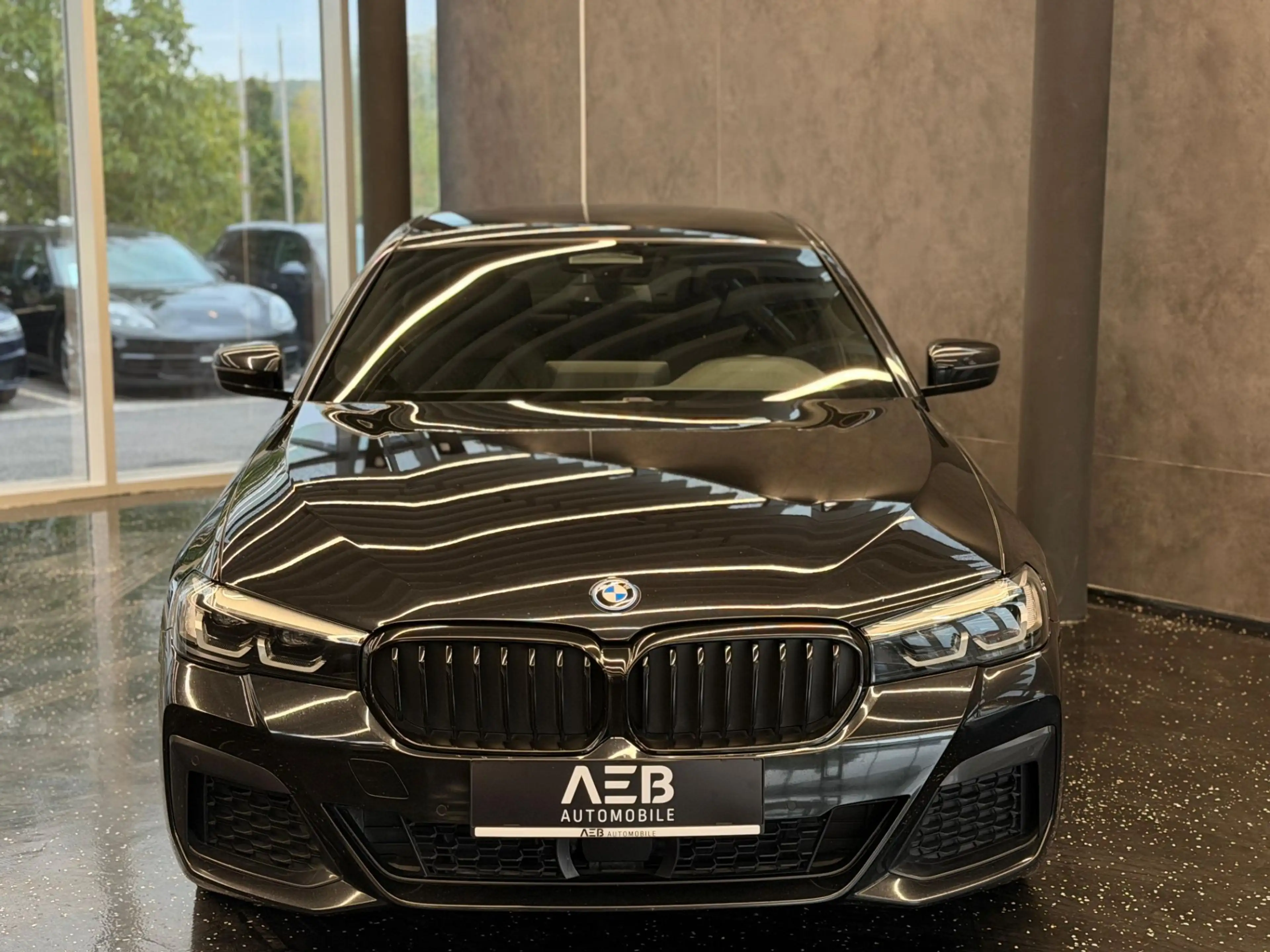BMW 545 e PHEV xDrive M sport**M-Technic**Shadow-Line**AC — photo 3