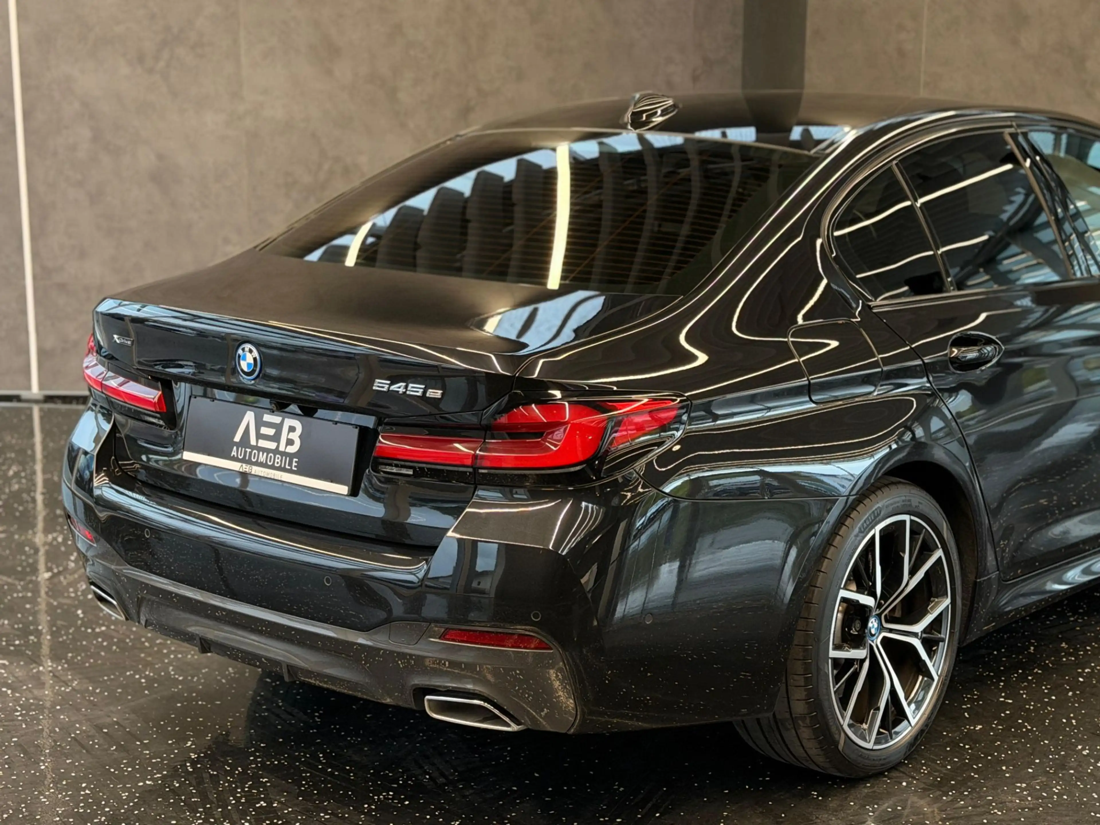 BMW 545 e PHEV xDrive M sport**M-Technic**Shadow-Line**AC — photo 11