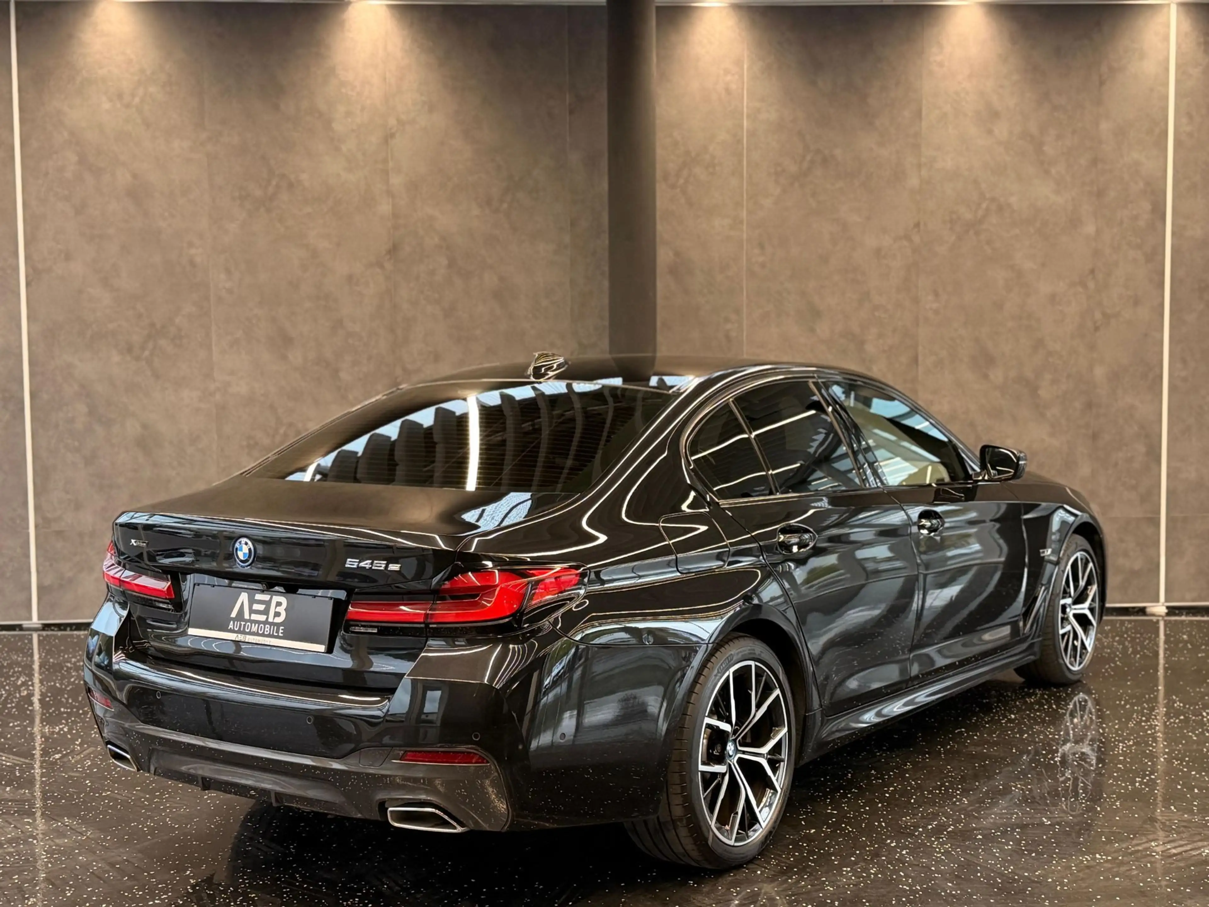 BMW 545 e PHEV xDrive M sport**M-Technic**Shadow-Line**AC — photo 12