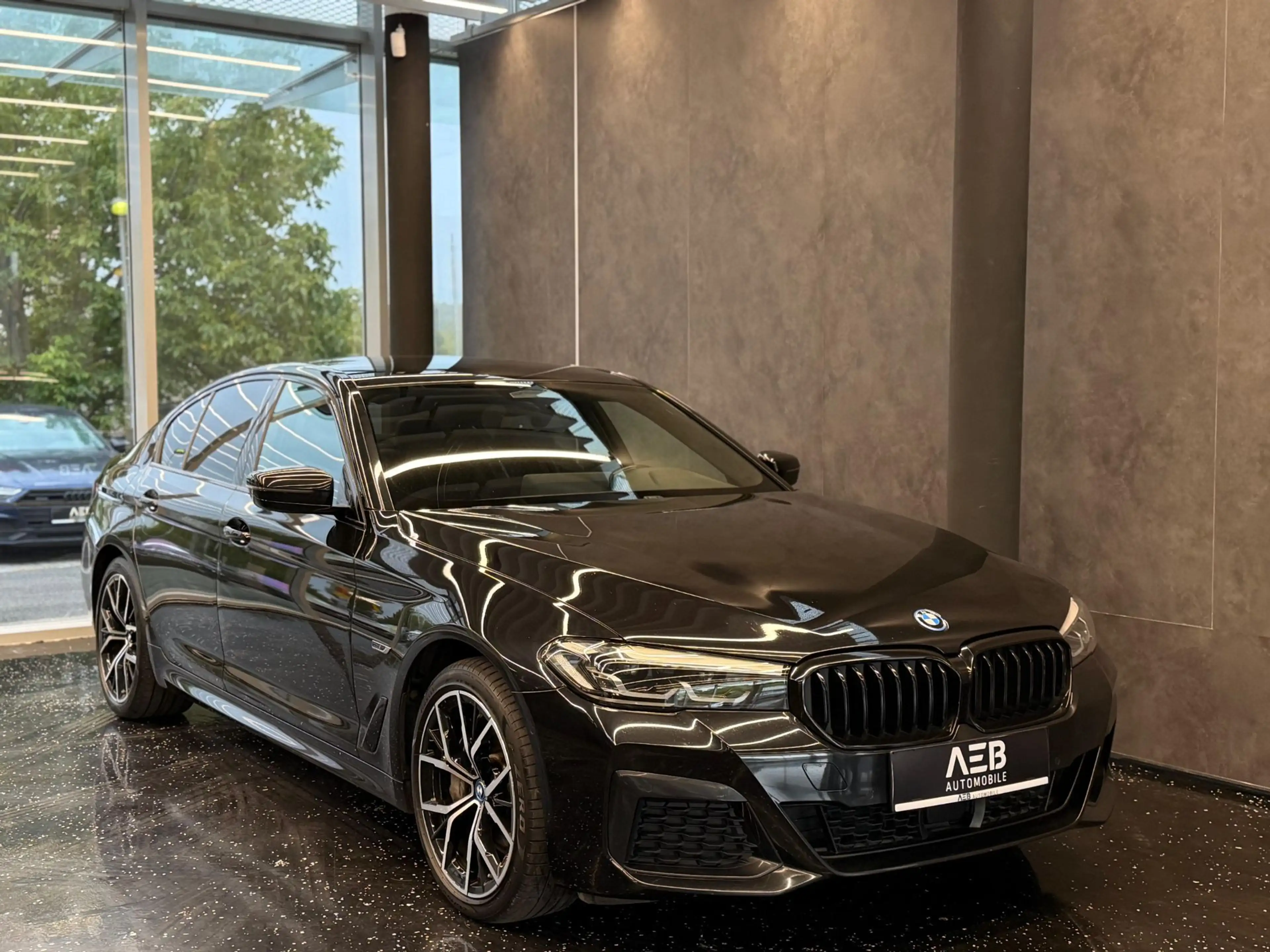 BMW 545 e PHEV xDrive M sport**M-Technic**Shadow-Line**AC — photo 4