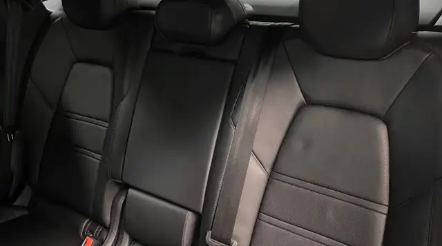 Porsche Cayenne view 19