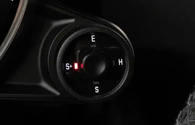 Porsche Cayenne view 13