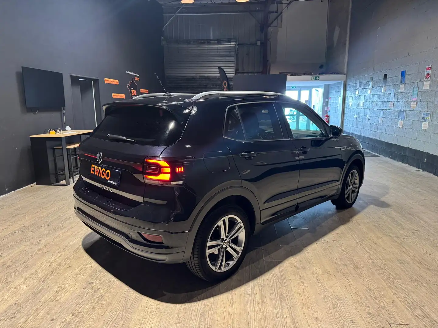 Volkswagen T-Cross 1.0 TSI 110 R-LINE DSG BVA - 2