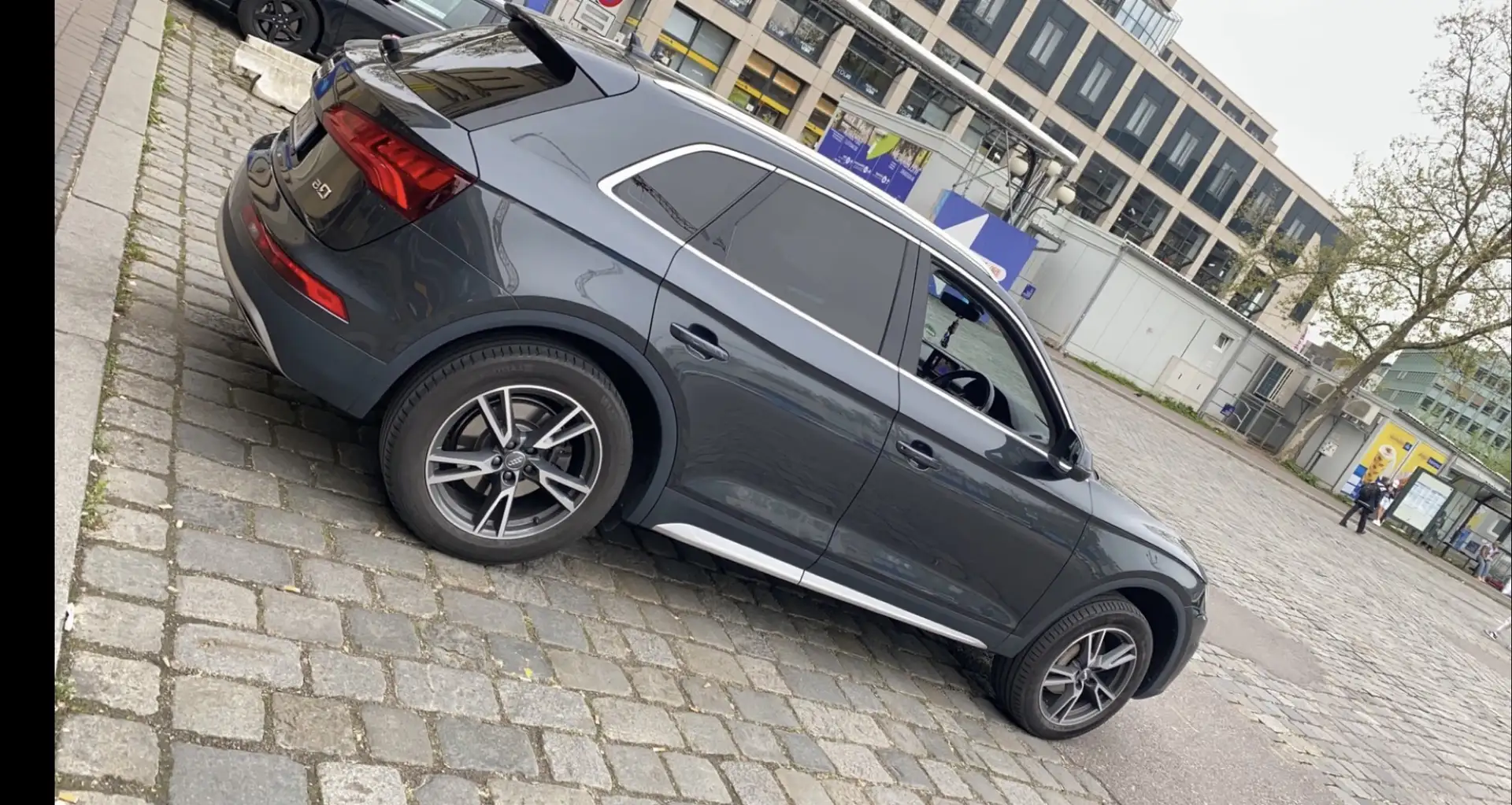 Audi Q5 quattro design Grau - 2