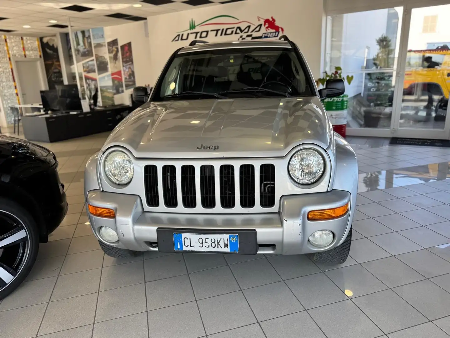 Jeep Cherokee Cherokee III 2.5 crd Sport Gri - 2