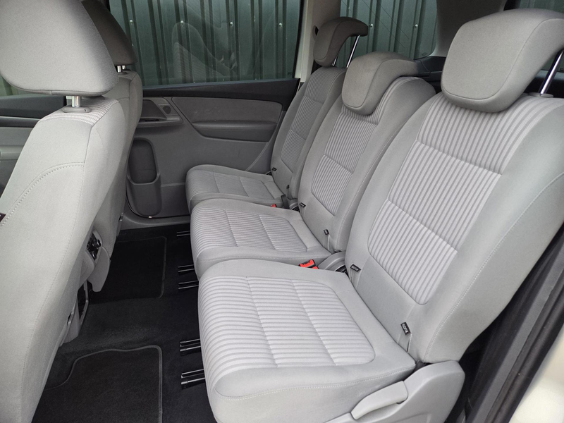 SEAT Alhambra 1.4 TSI Reference — photo 13