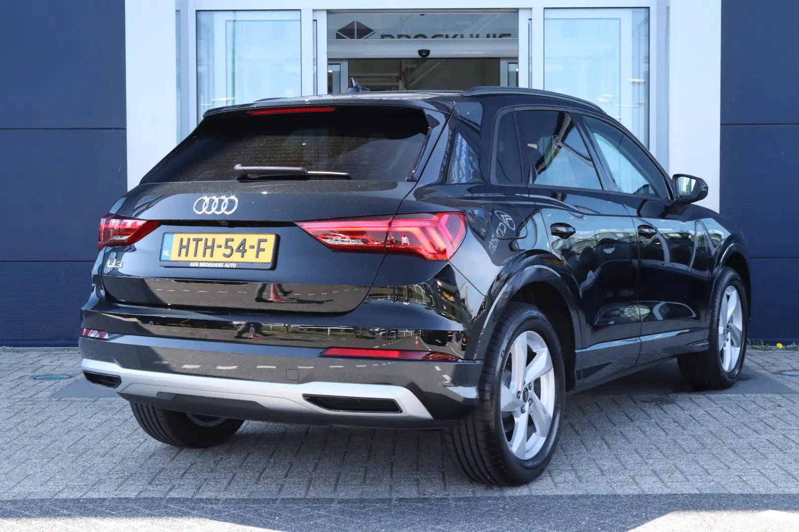 Audi Q3 35 TFSI Advanced edition ACC | Carplay | Standkach Noir - 2