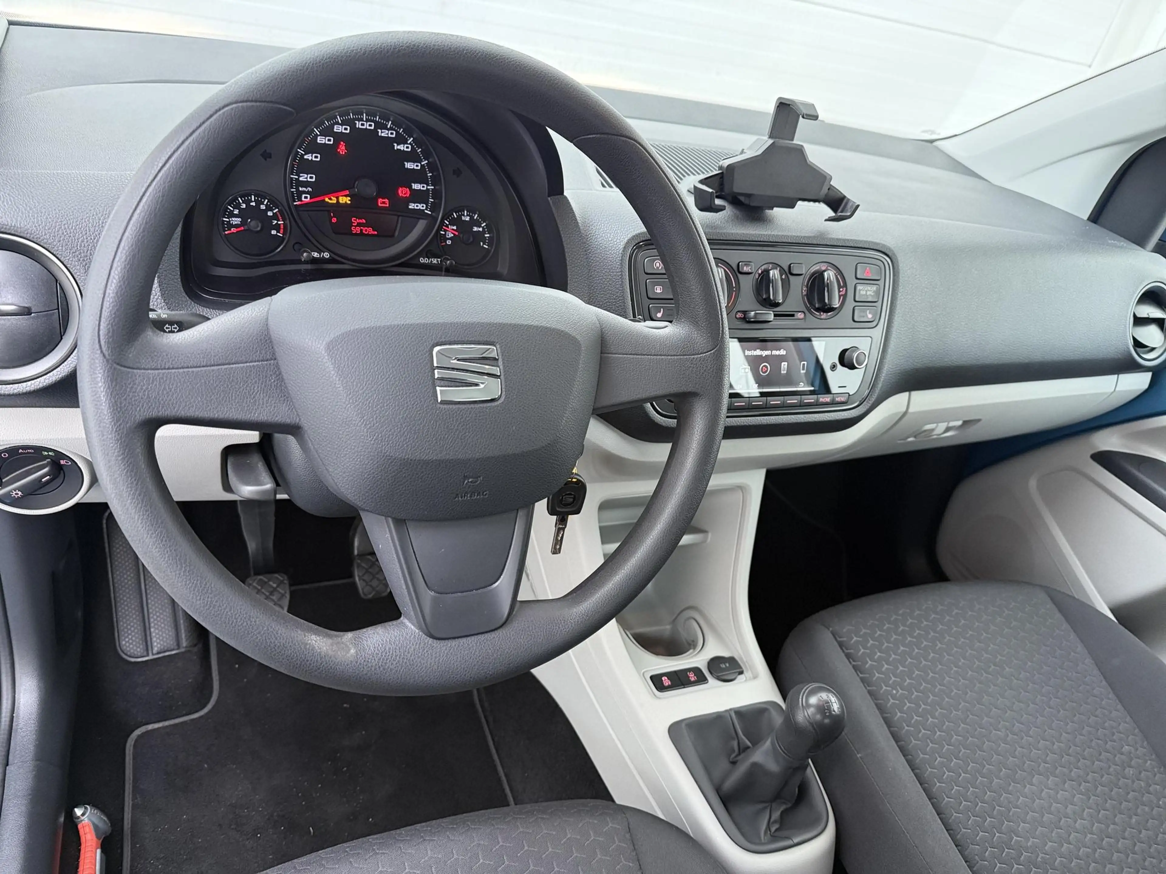 SEAT Mii 1.0 Style | Parkeerhulp | Stoelverwarming | Airco — photo 3