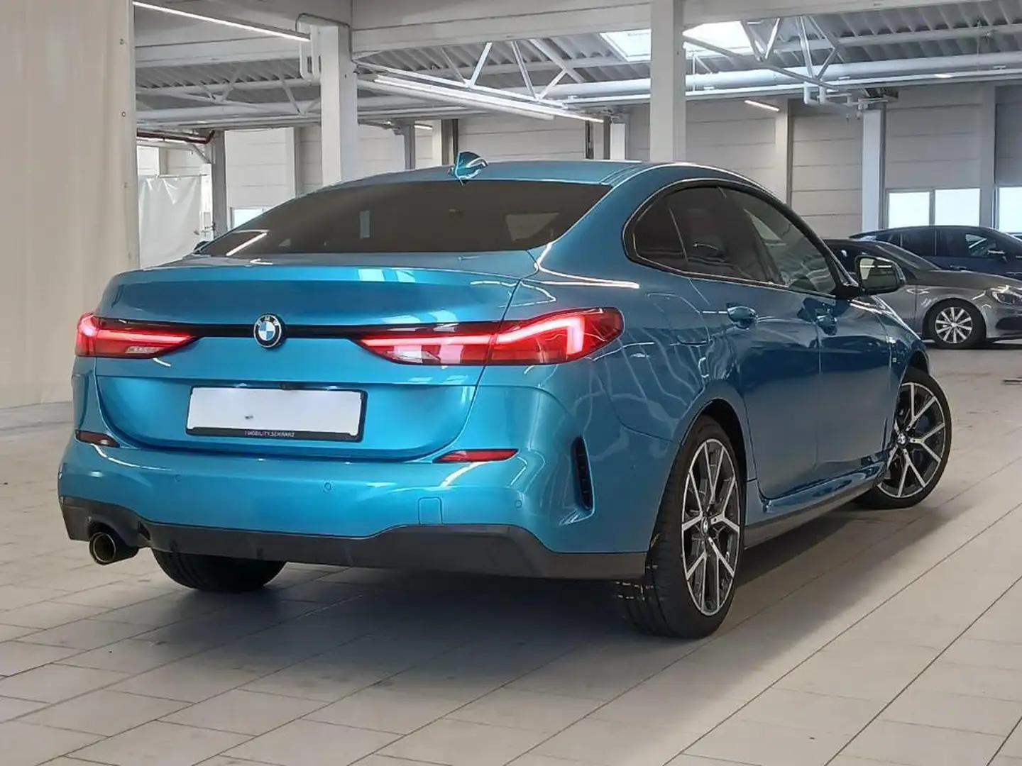 BMW 218 i Gran Coupe M Sport ACC/ADAPTLD/HUD/MMRY/PANO Blau - 2