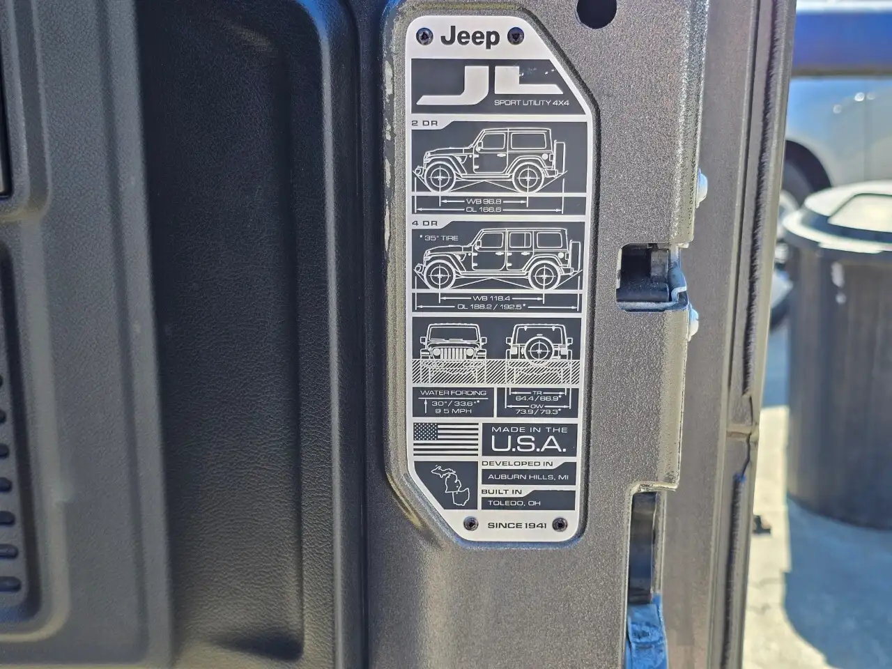 Jeep Wrangler photo Jeep Wrangler