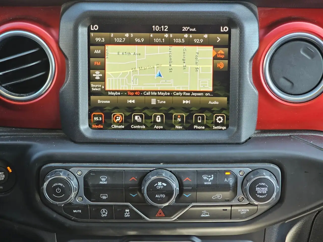 Jeep Wrangler photo Jeep Wrangler