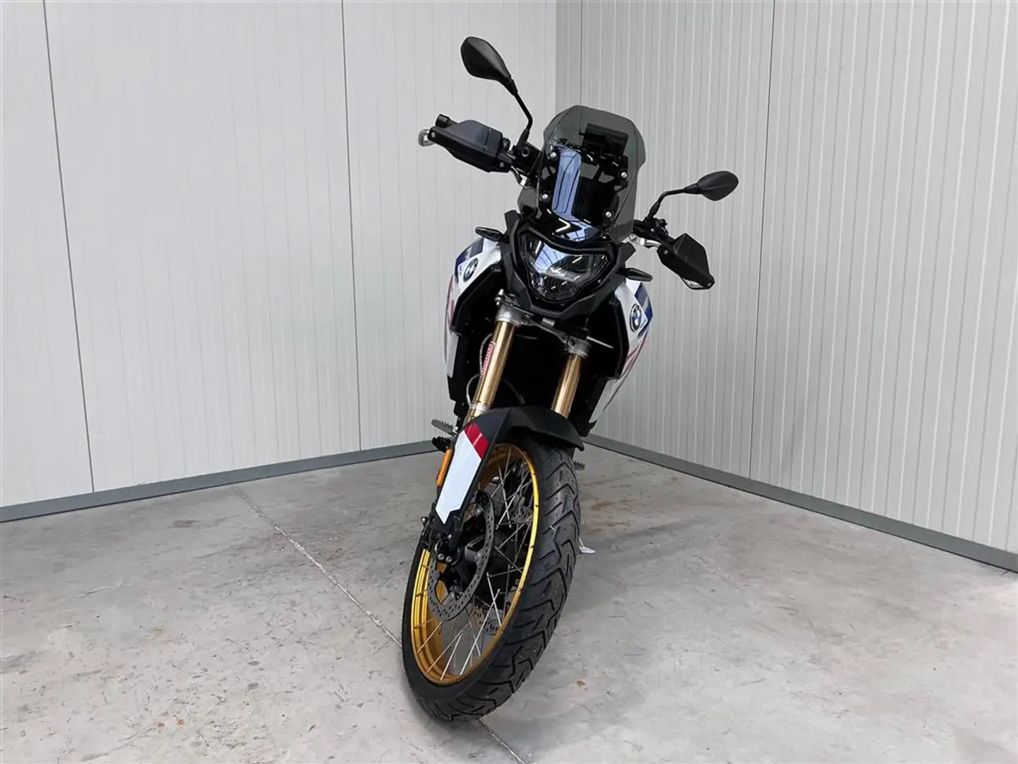 BMW F 900 GS 0 - 2