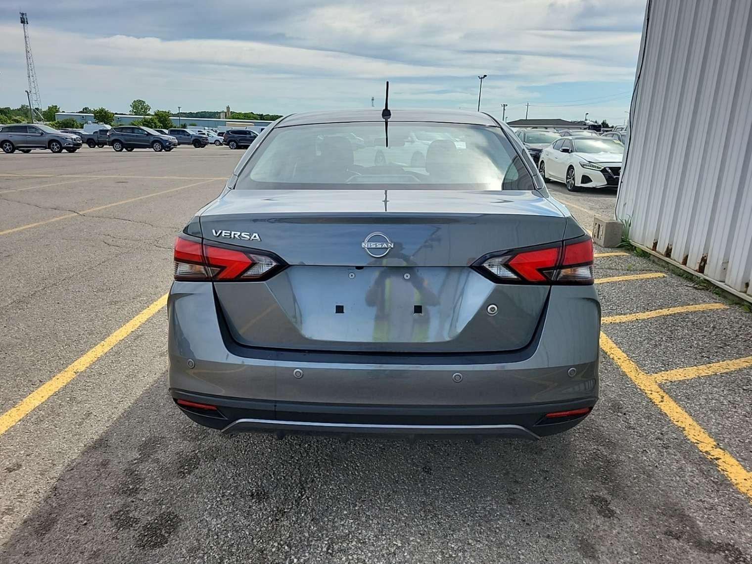2025 Nissan Versa Cvt S — снимка 1