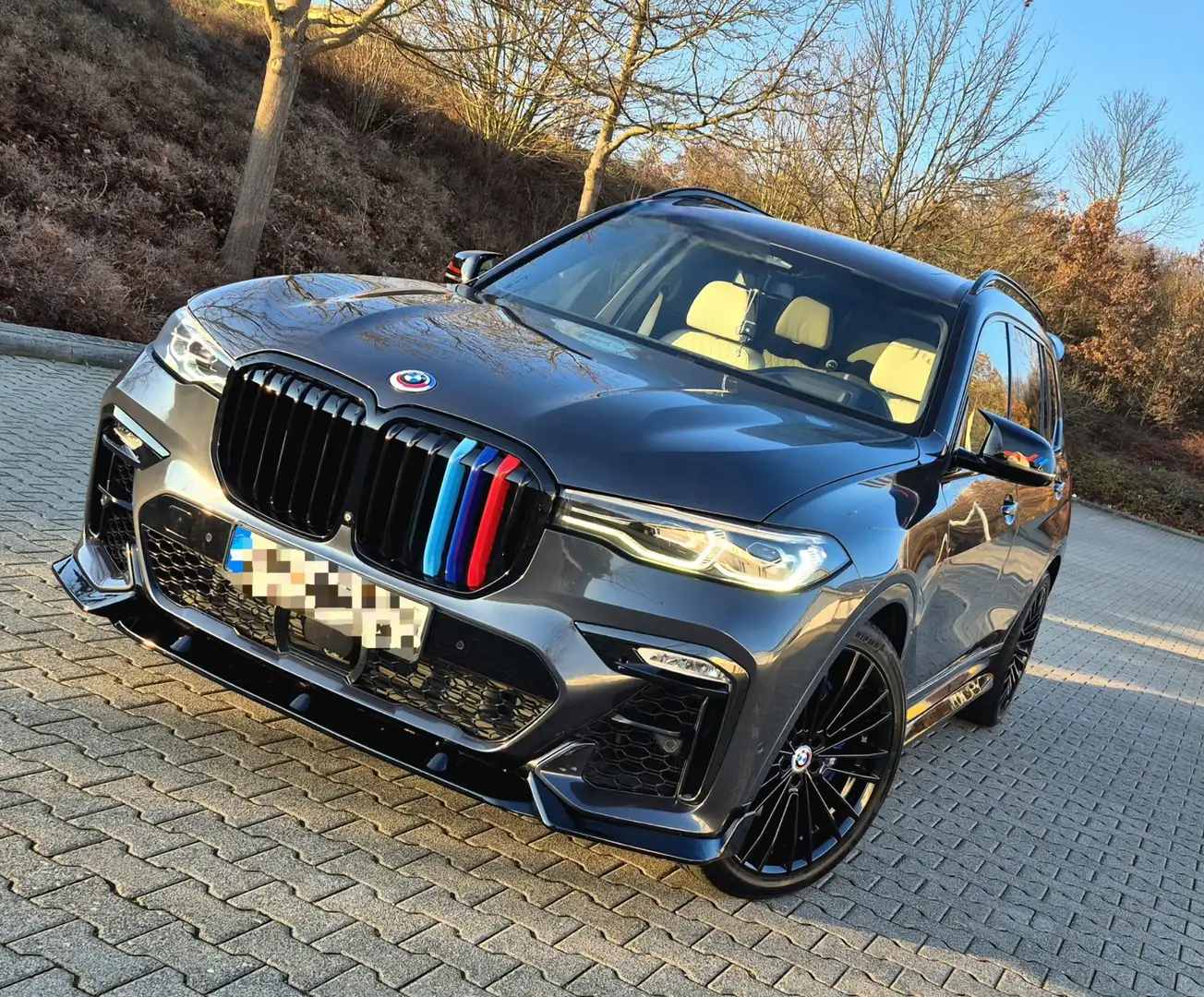 BMW X7 M Xdrive 50i*X7* TV*Luxus-SUV*Pano*22 Zoll*Massage Grau - 2