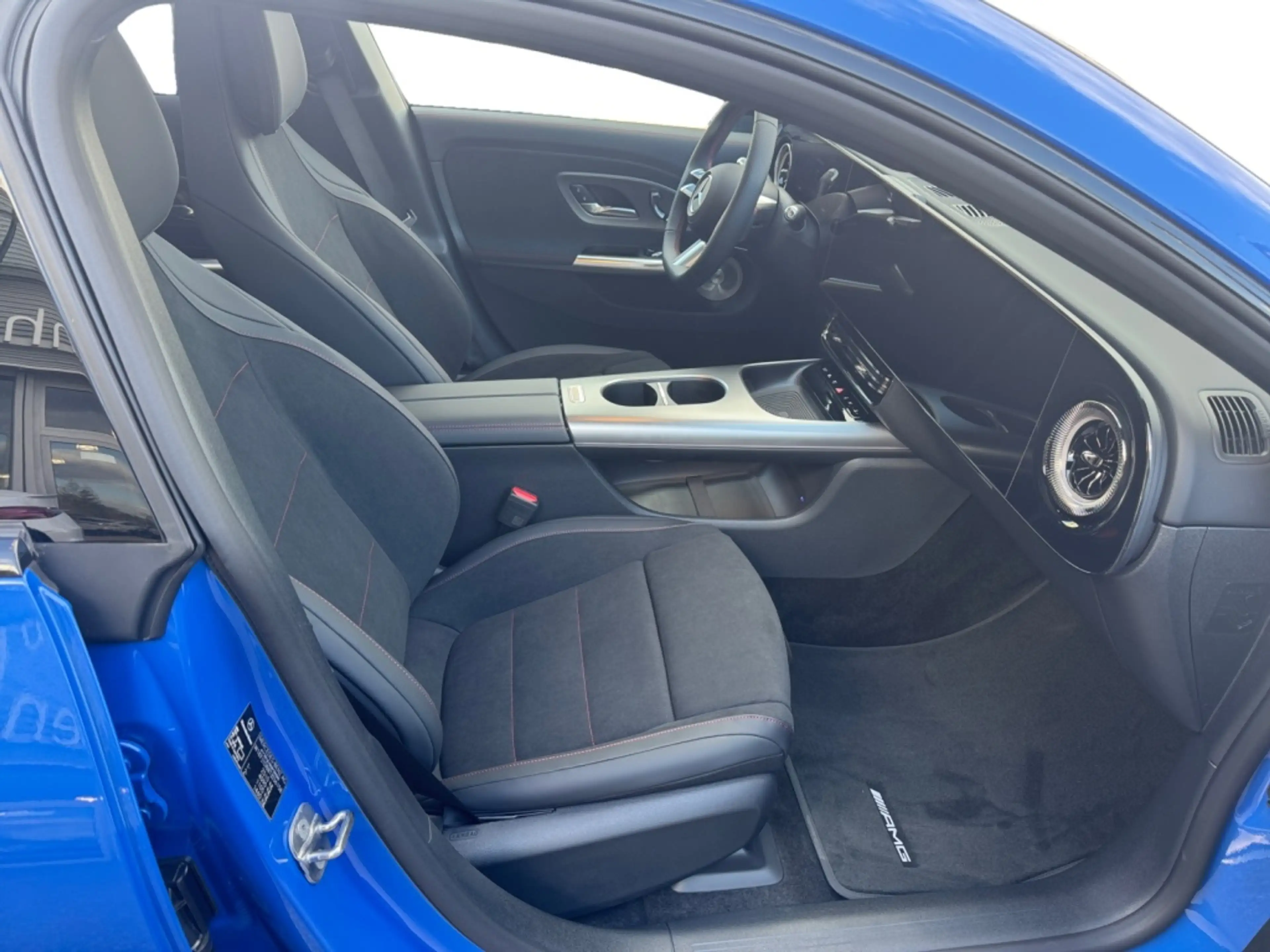 Mercedes-Benz CLA 250 + EQ +AMG+19Z+Night+MB.DRIVE+360°+MBEAM — photo 4