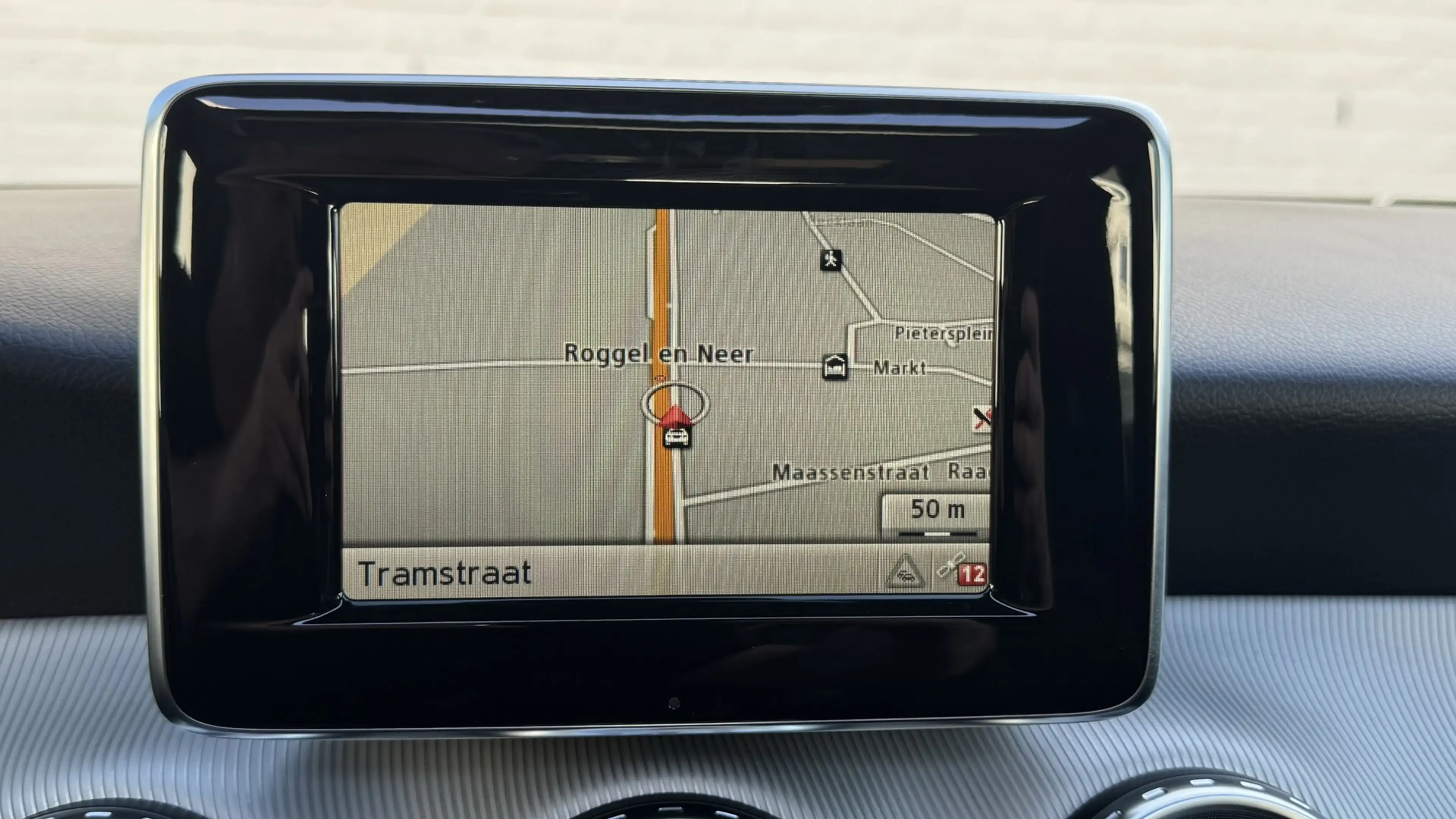 Mercedes-Benz GLA 200 Edition Trekhaak All-Season Banden Panorama dak Au — photo 9