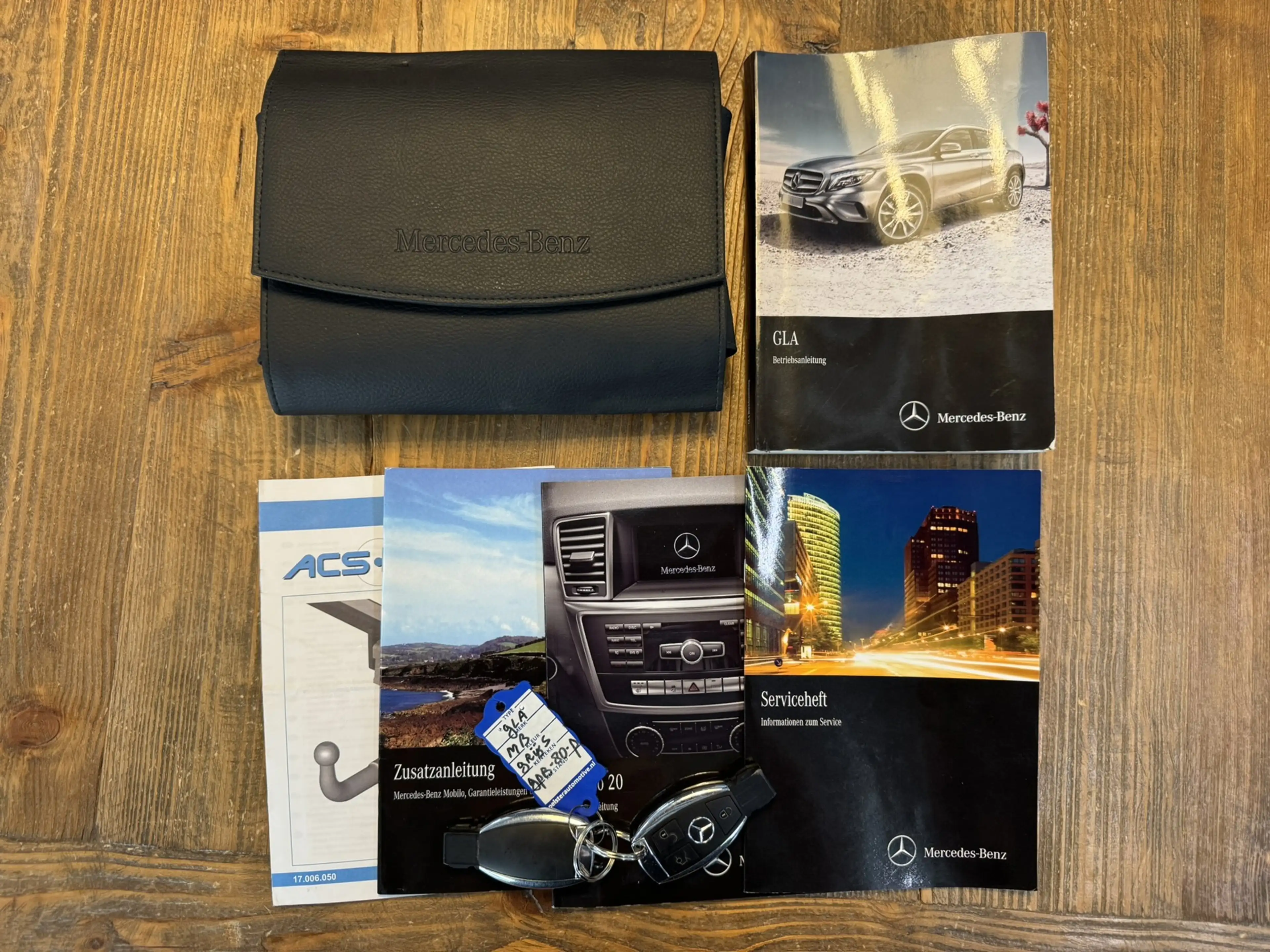 Mercedes-Benz GLA 200 Edition Trekhaak All-Season Banden Panorama dak Au — photo 10