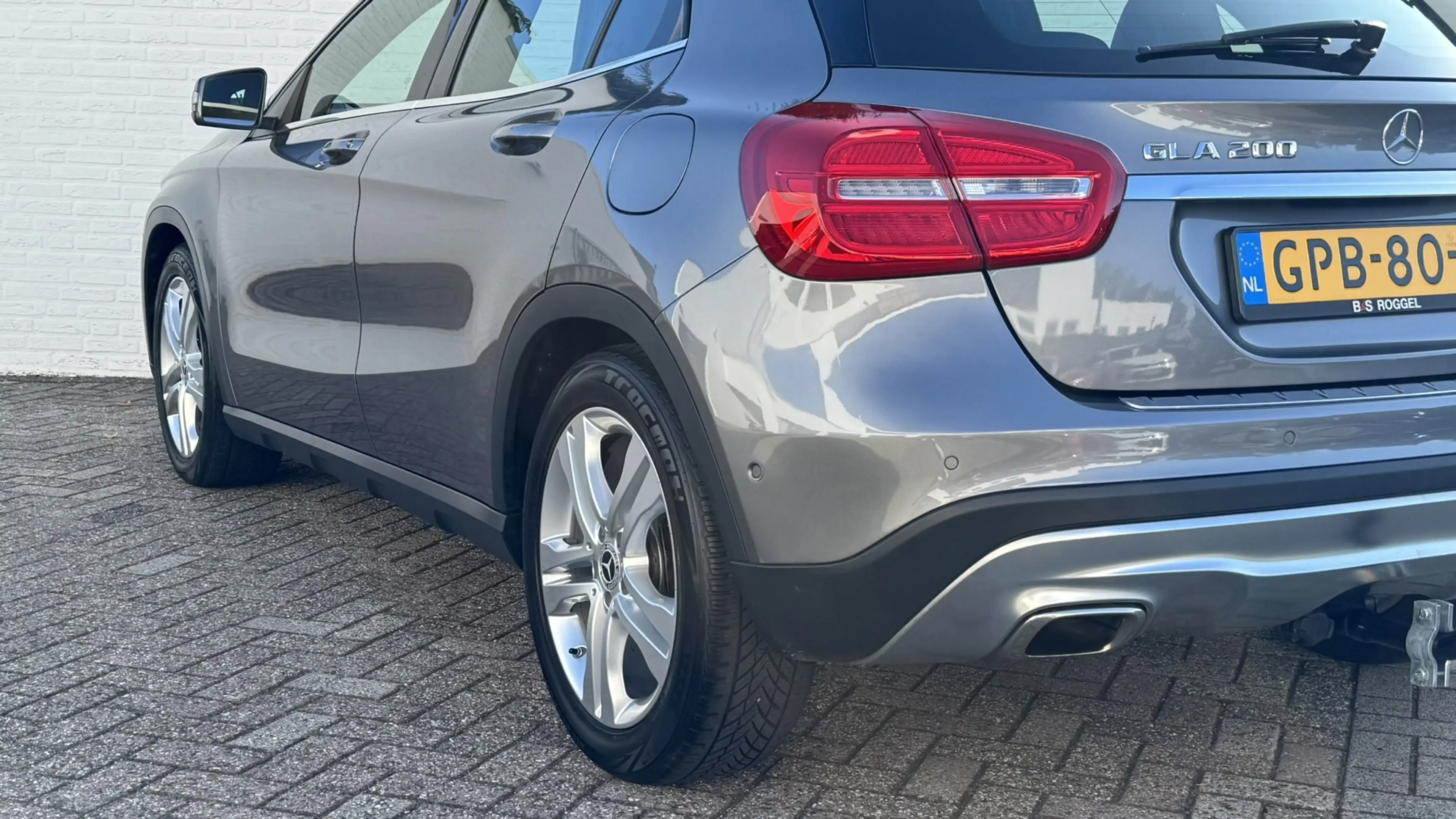 Mercedes-Benz GLA 200 Edition Trekhaak All-Season Banden Panorama dak Au — photo 49