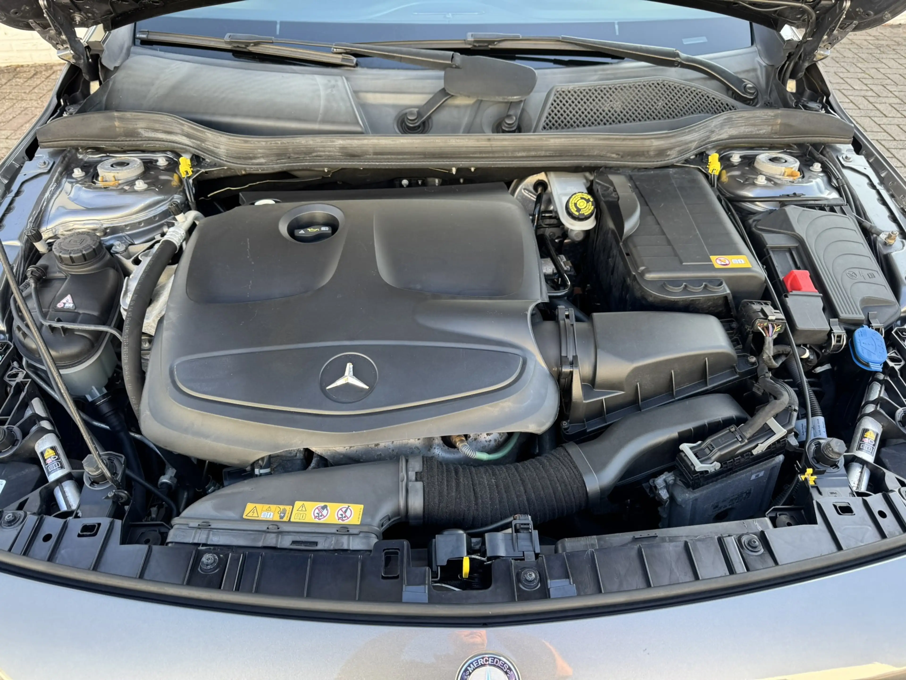 Mercedes-Benz GLA 200 Edition Trekhaak All-Season Banden Panorama dak Au — photo 21