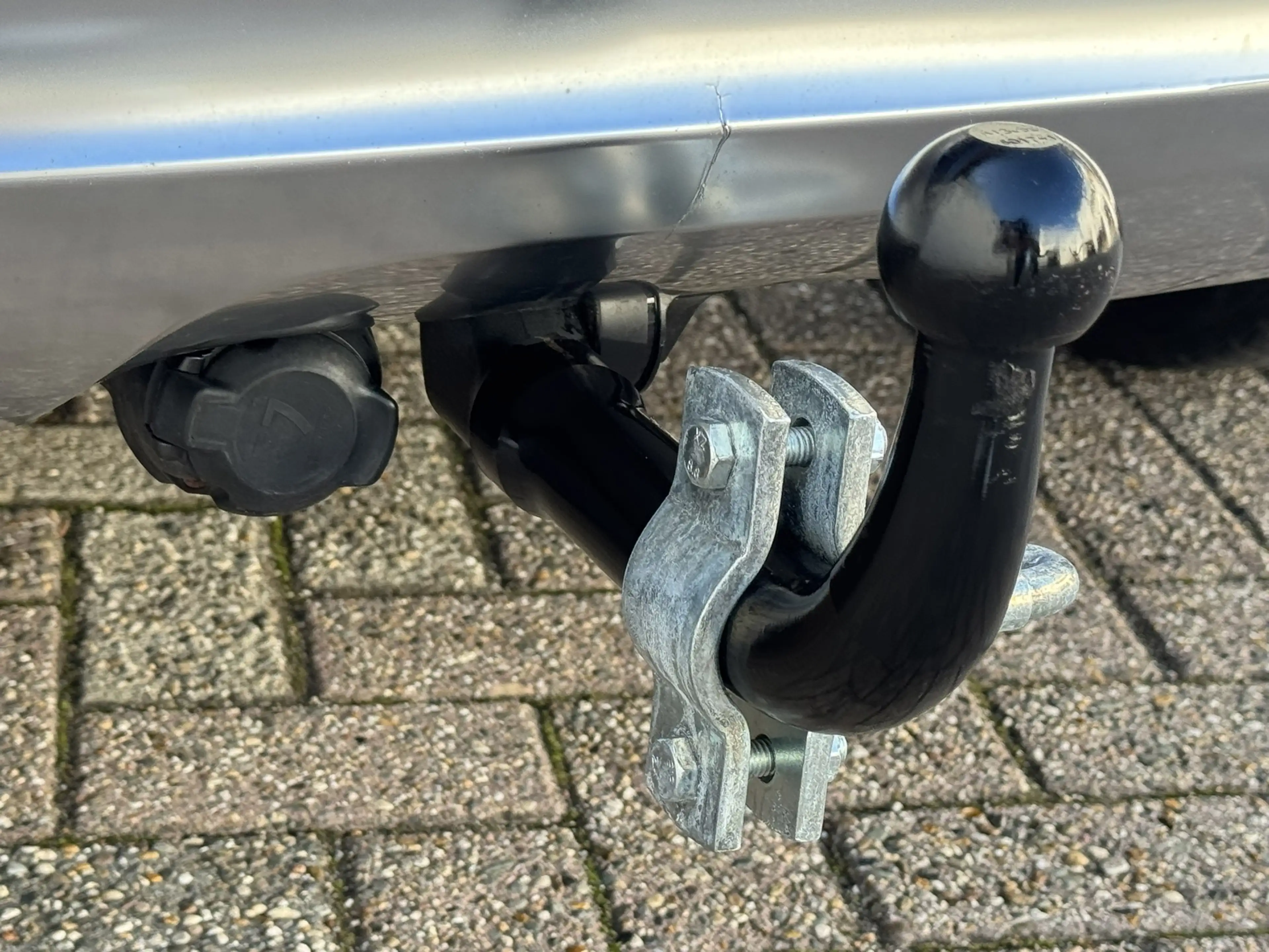Mercedes-Benz GLA 200 Edition Trekhaak All-Season Banden Panorama dak Au — photo 3