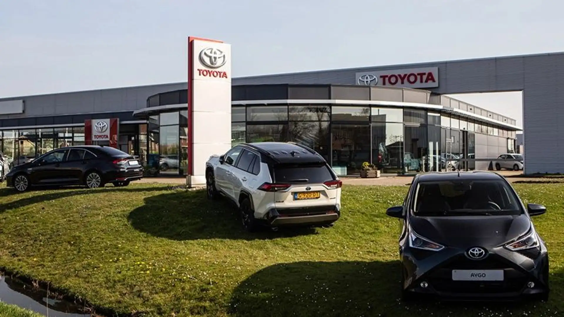 Toyota bZ4X Premium 71 kWh Grijs - 2