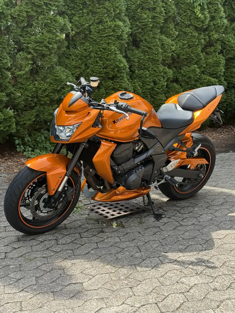 Kawasaki Z 750 ABS Pomarańczowy - 1