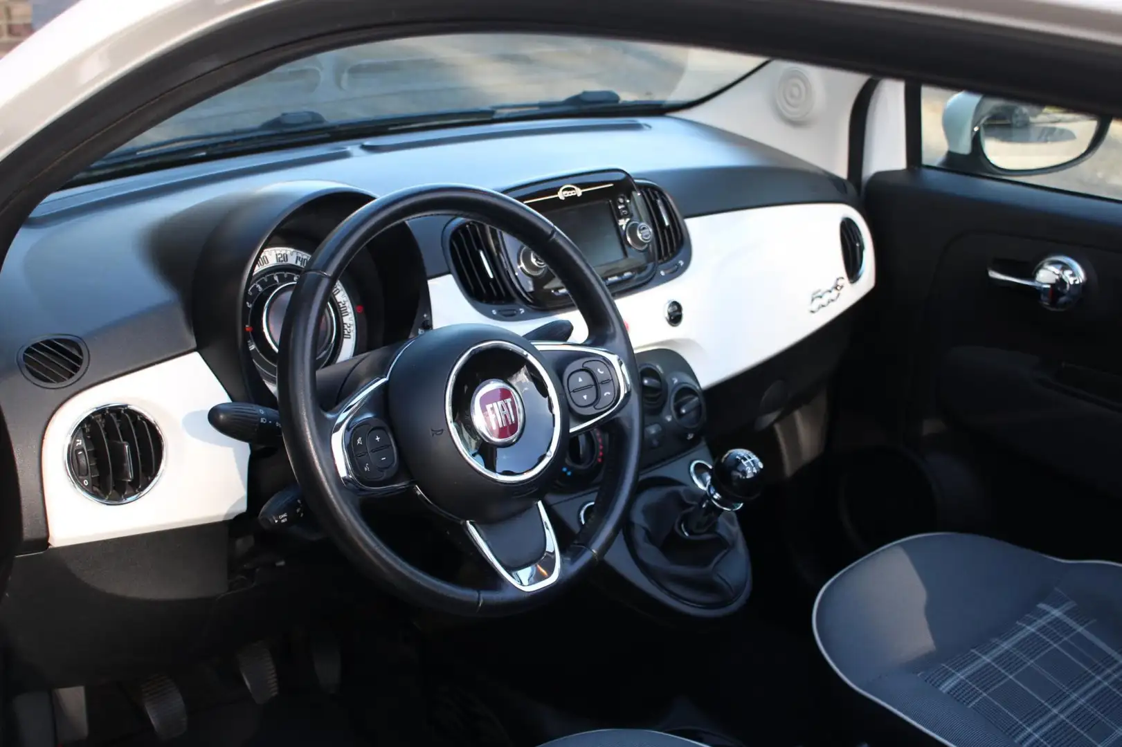 Fiat 500 1.2 Lounge - CABRIO, AIRCO, BLUETOOTH, CREME DAK, Blanc - 2