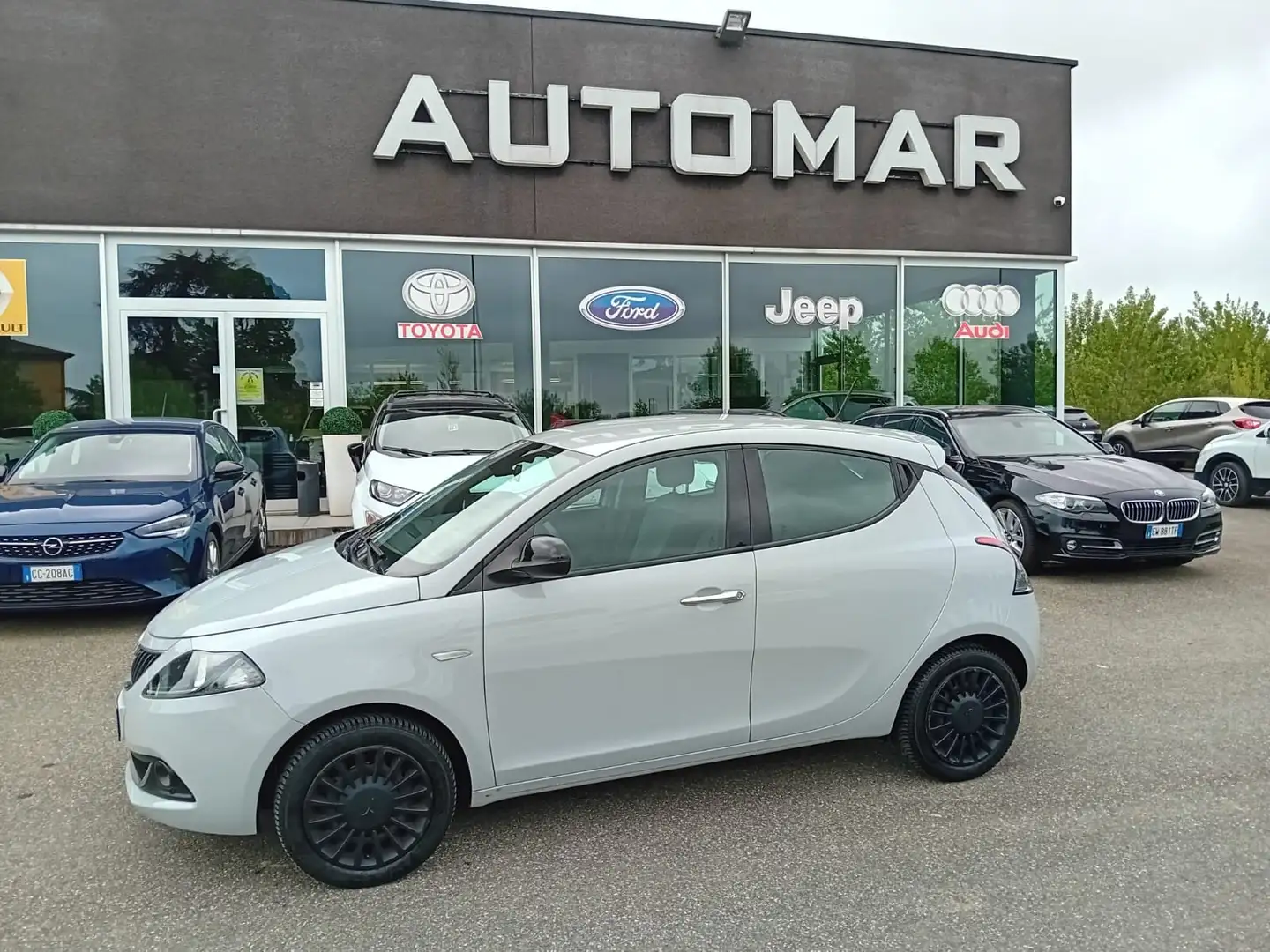 Lancia Ypsilon 1.0 Firefly Hybrid Silver 70 cv  Euro 6 Grigio - 1
