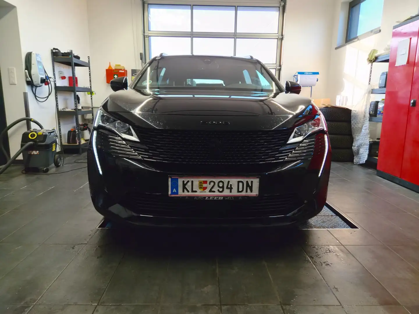 Peugeot 5008 5008 BlueHDI 130 EAT8 GT / 7-SITZER / 19" Schwarz - 2