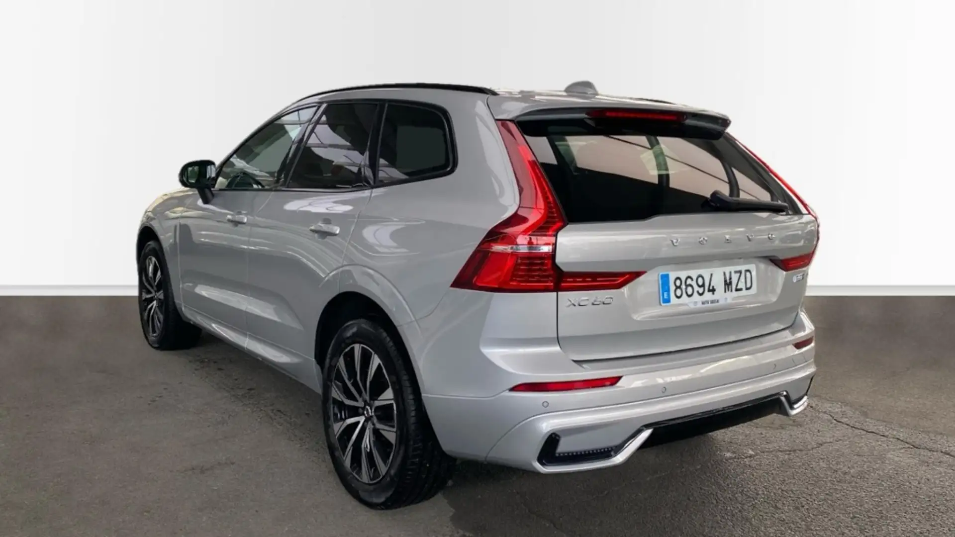 Volvo XC60 B5 Plus Dark AWD Aut. - 2