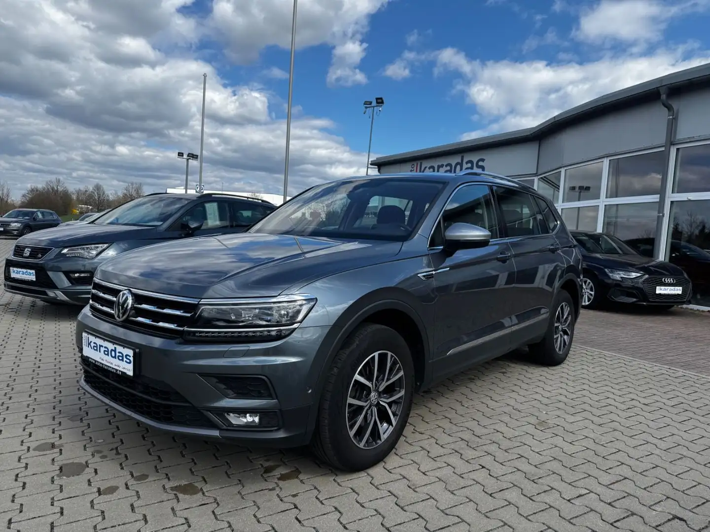 Volkswagen Tiguan Allspace 2,0 TDI NAV/LED/Head-up/KAM/SHZ Grau - 1