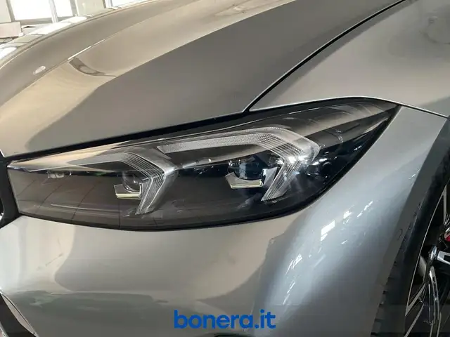 BMW 3 Series view 10