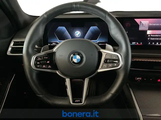 BMW 3 Series view 17