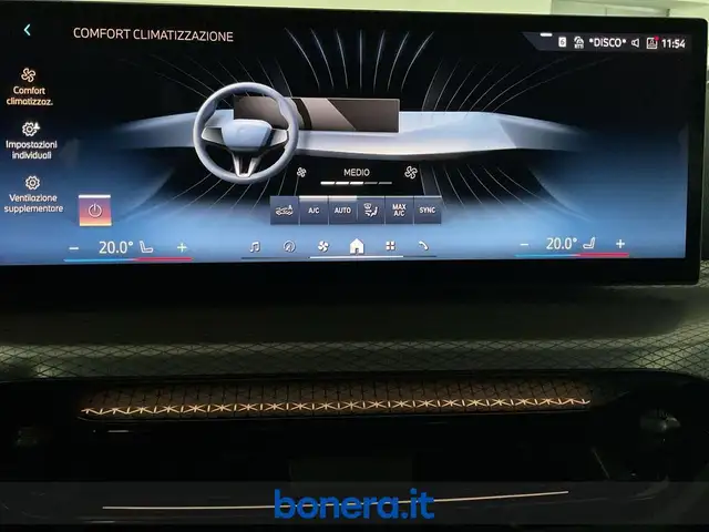 BMW 3 Series view 26