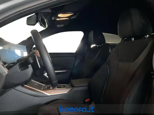 BMW 3 Series view 15