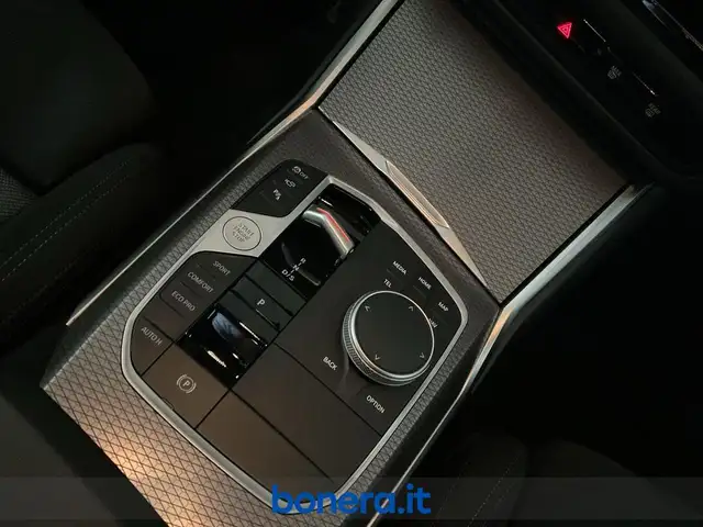 BMW 3 Series view 27