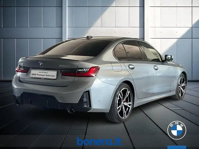 BMW 3 Series view 6