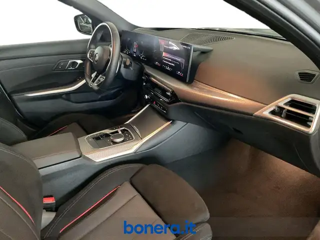 BMW 3 Series view 20