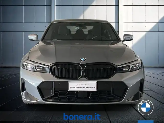 BMW 3 Series view 3