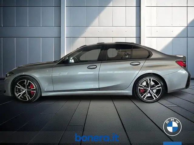 BMW 3 Series view 9