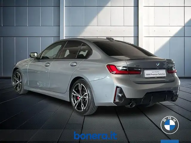 BMW 3 Series view 8
